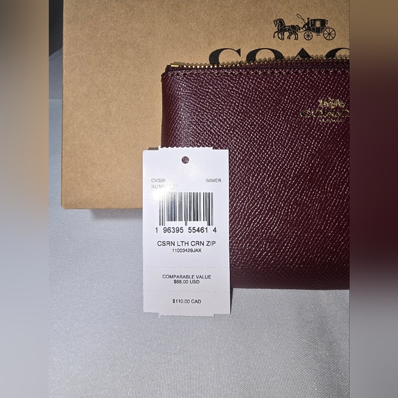 Coach Merlot Corner Zip Wristlet NWT  Comes with COACH Box - Picture 2 of 8